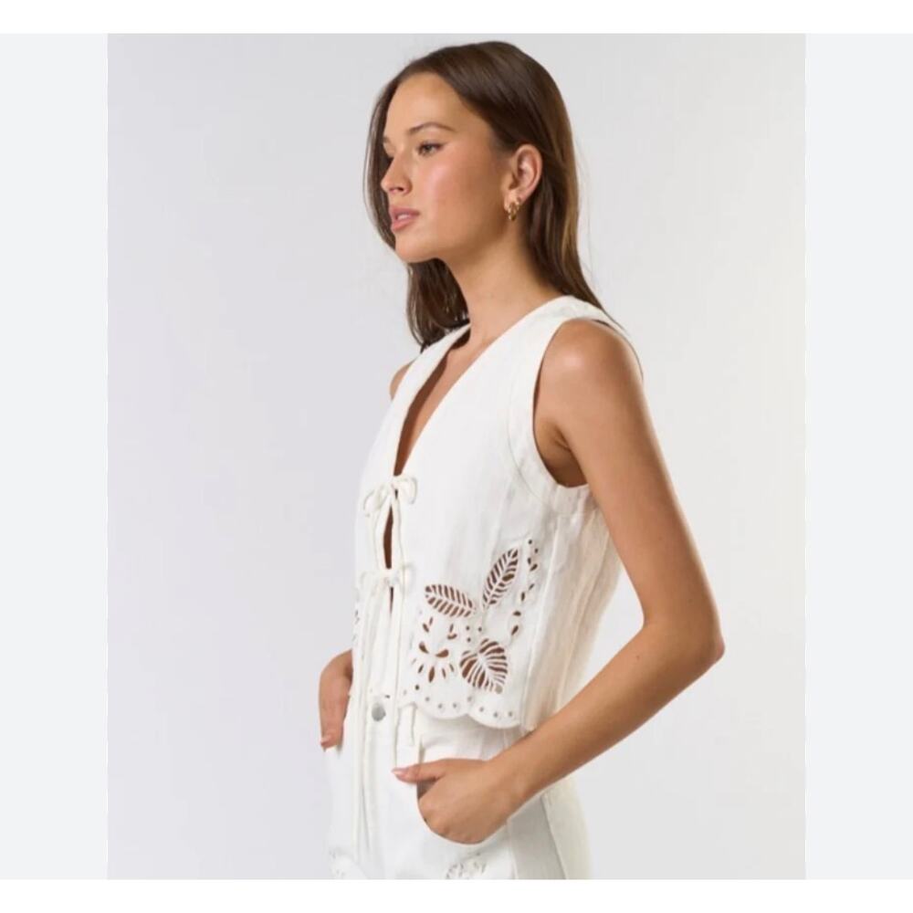 Lalavon Size Large Tie Front Embroidered Top White Cotton Denim Sleeveless